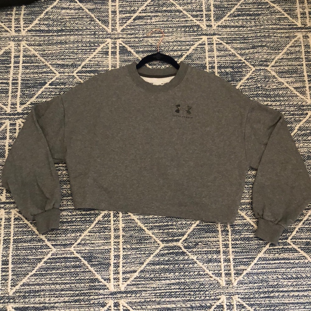 Under Armour Cropped Crew Neck Sweatshirt Size M Gray